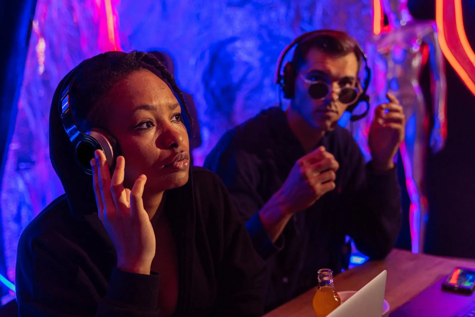 How Entertainment Professionals Secure PDF Documents Without Cloud Uploads